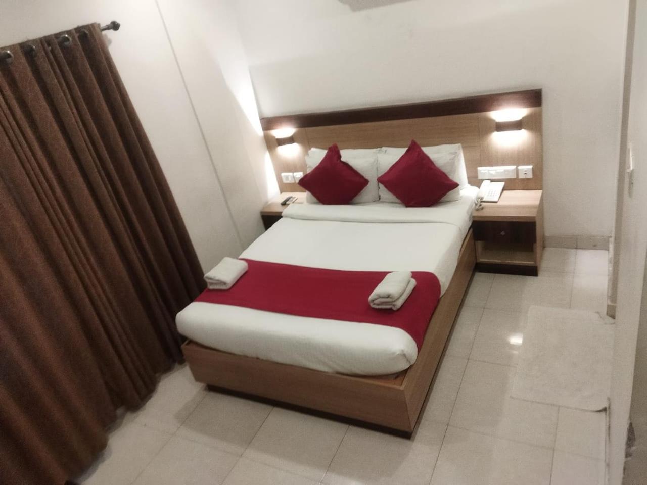 Kochi Prayana Hotels מראה חיצוני תמונה