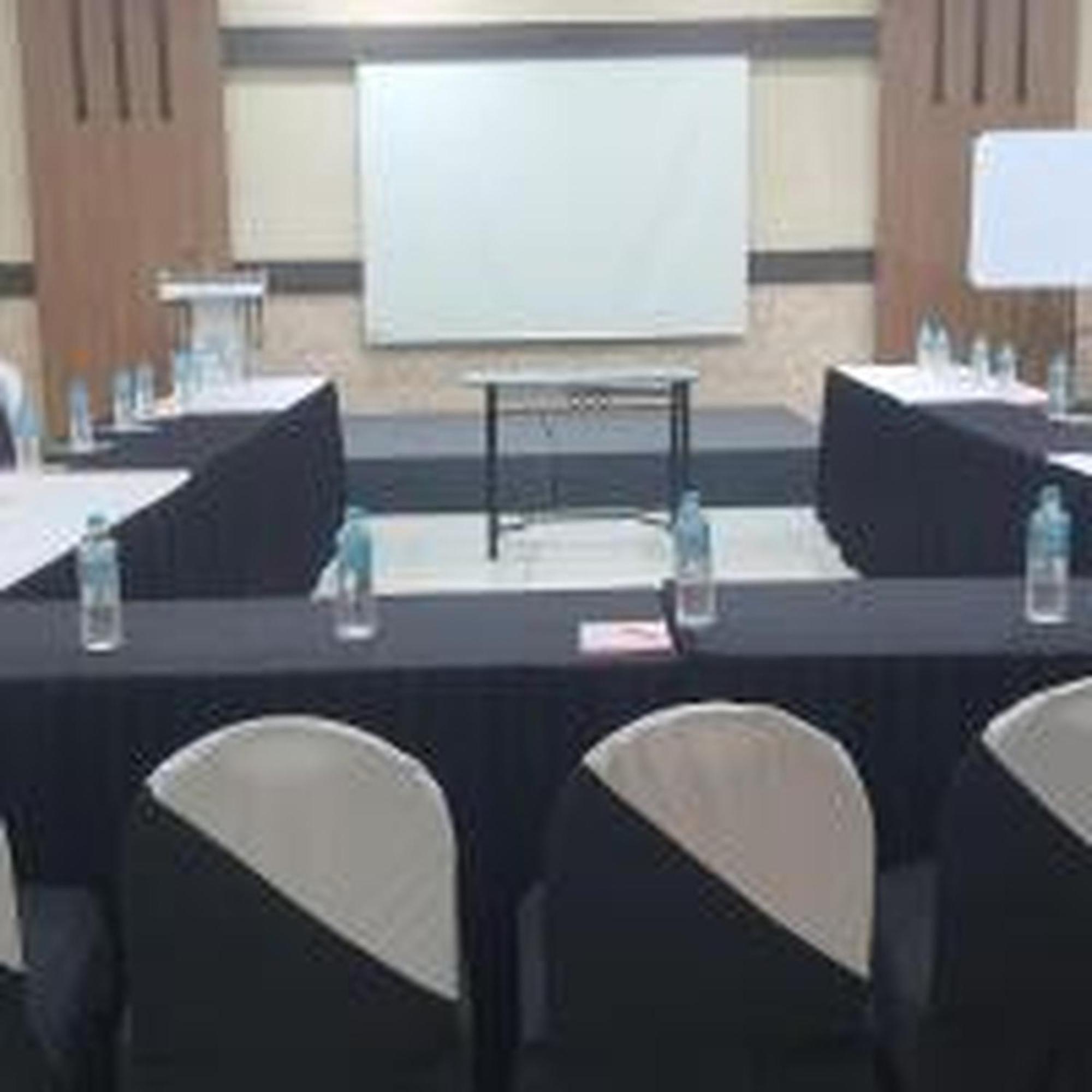 Kochi Prayana Hotels מראה חיצוני תמונה